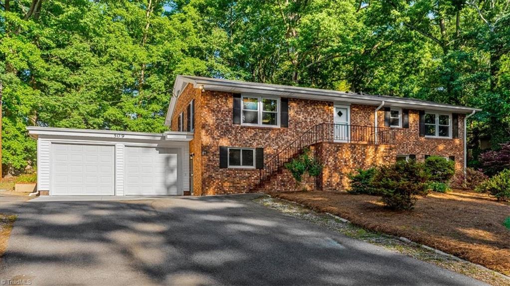 509 Valleybrook Drive