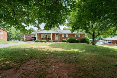 Homes For Sale - 740 Sommerdale Court<br/> Rural Hall, NC 27045