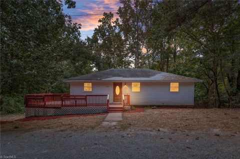 Homes For Sale - 1537 Humble Street<br/> Randolph County, Asheboro, NC 27203