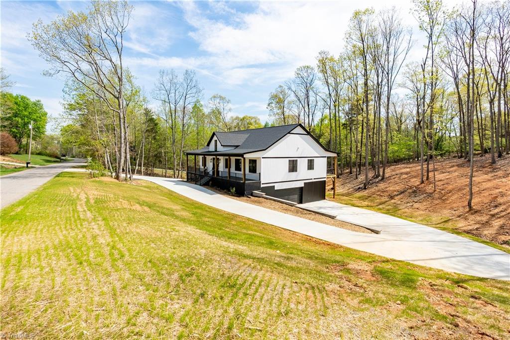 355 Knollcrest Drive, Pinnacle, North Carolina image 3