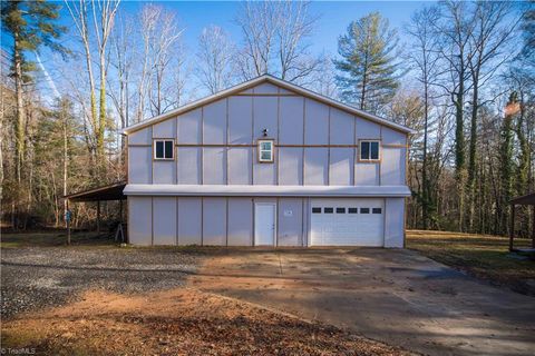 A home in Mount Airy