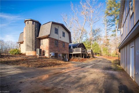 A home in Mount Airy