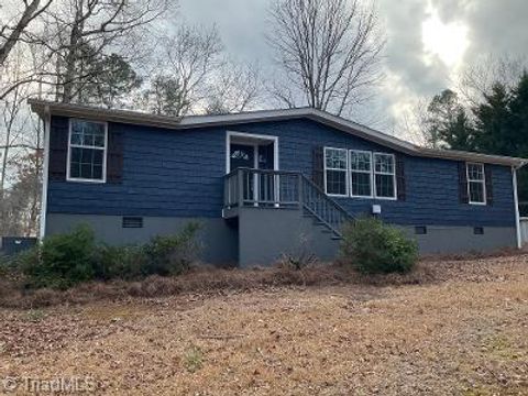 Mobile Home For Sale - 1674 Ridgewood Road<br/> Randolph County, Franklinville, NC 27248