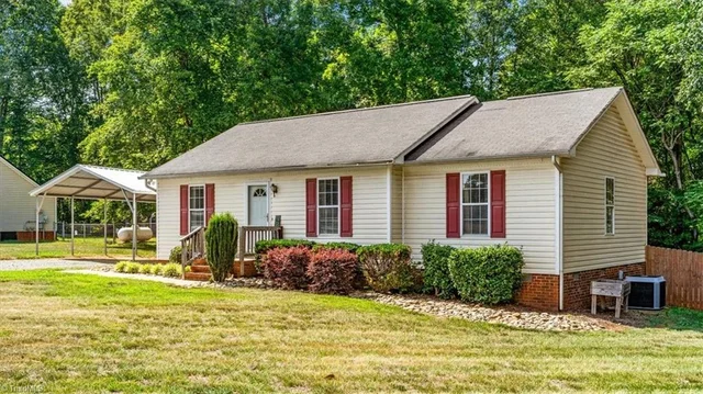 4611 Troxler Mill Road, photo 3 of 31