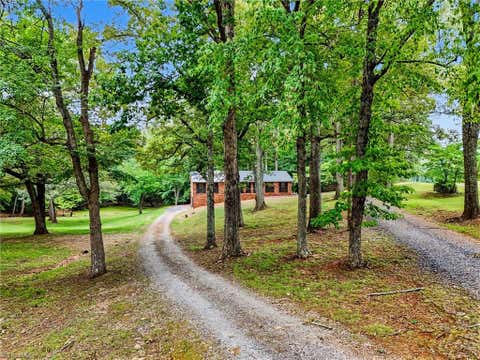 Homes For Sale - 3318 Oak Ridge Road<br/> Guilford County, Summerfield, NC 27358