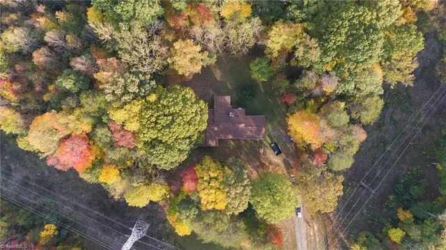 5442 Yanceyville Road, photo 4 of 30