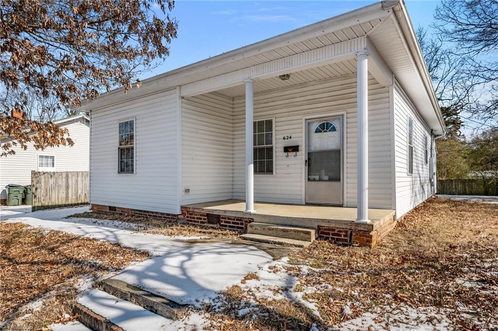 Photo of 624 Delaware Avenue, Burlington, NC 27217 (MLS # 1207846)