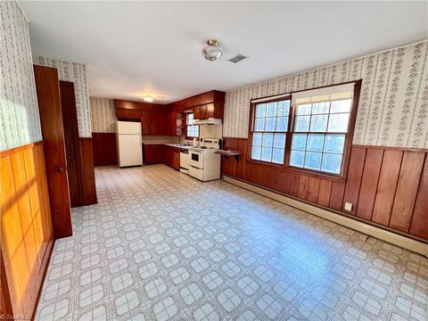 Homes For Sale - 229 Woodland Drive<br/> Elkin, NC 28621