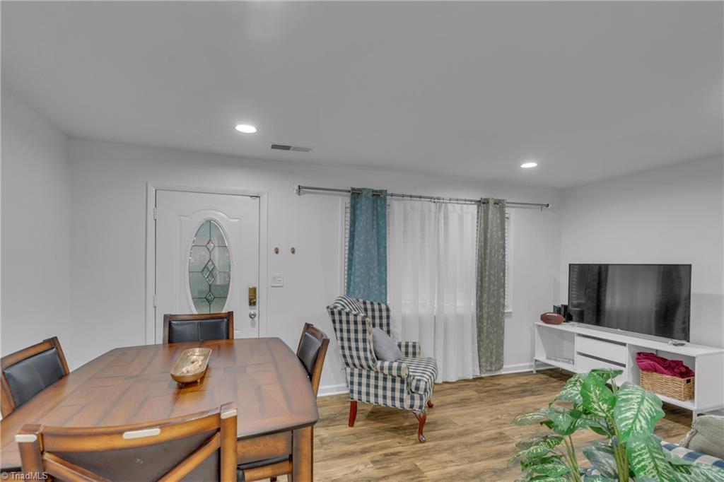 3911 Pioneer Way B