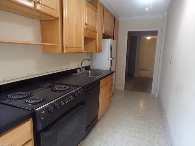1101 N Elm Street Unit 201, photo 5 of 13
