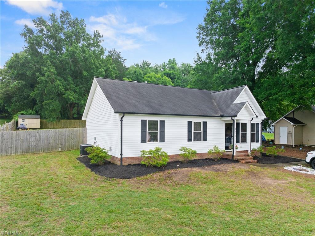 301 Rowan Gq Street, Salisbury, North Carolina image 2