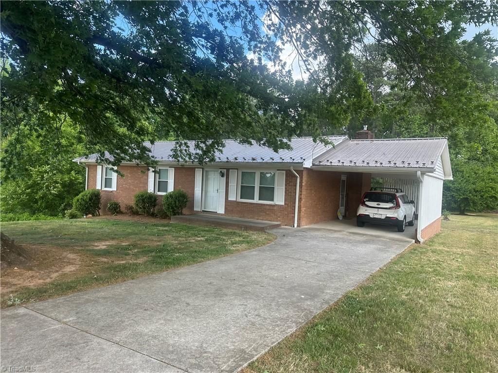Photo of 6221 Salem Chapel Road, Walnut Cove, NC 27052 (MLS # 1219173)