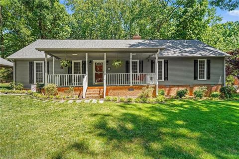 Homes For Sale - 4903 Forest Oaks Drive<br/> Greensboro, NC 27406