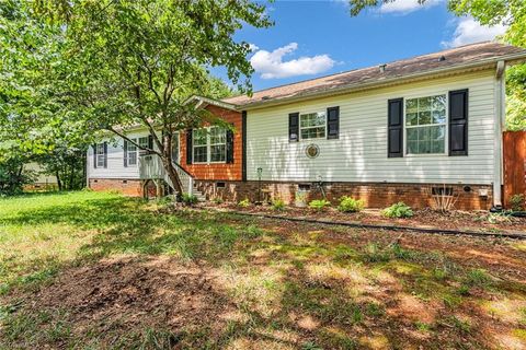 Mobile Home For Sale - 515 Wafford Road<br/> Lexington, NC 27292