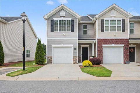 Townhouse For Sale - 3813 Buckskin Way<br/> Greensboro, NC 27405
