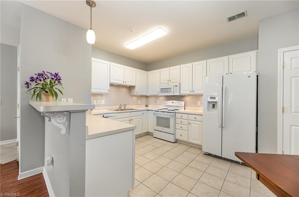 3710 Spanish Peak Drive #2D, High Point, North Carolina image 6