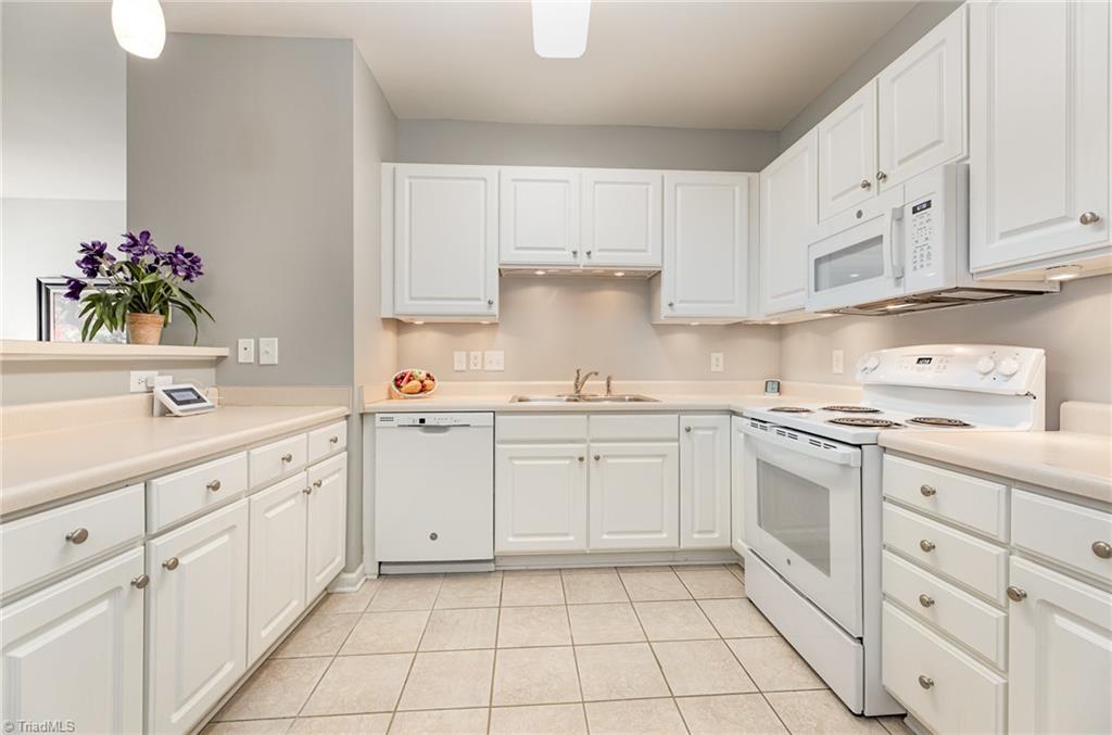 3710 Spanish Peak Drive #2D, High Point, North Carolina image 7