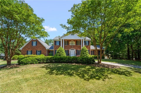 Homes For Sale - 1700 Farnsworth Court<br/> High Point, NC 27262