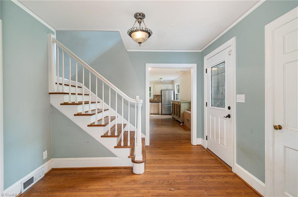 102 W Avondale Drive, Greensboro, North Carolina image 2