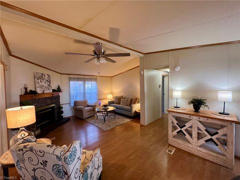 Homes For Sale - 196 Guilford Road<br/> Harmony, NC 28634