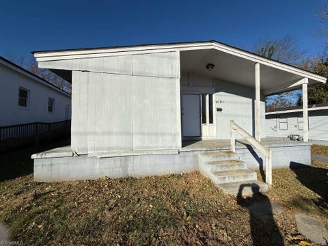 Homes For Sale - 412 Meredith Street<br/> High Point, NC 27260