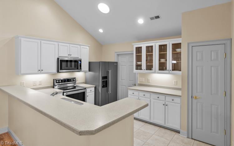 4322 Grassy Moss Drive, Greensboro, North Carolina image 13