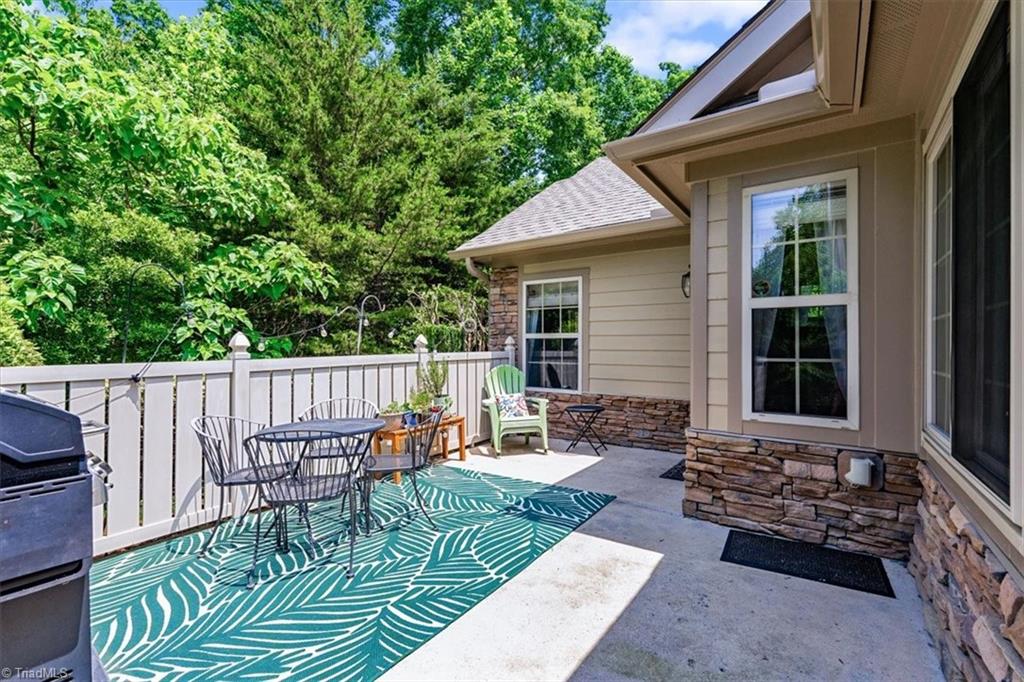 4322 Grassy Moss Drive, Greensboro, North Carolina image 4
