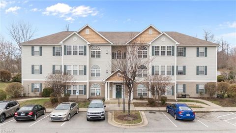 Condo For Sale - 6121 Hedgecock Circle #UNIT 2C<br/> Davidson County, High Point, NC 27265