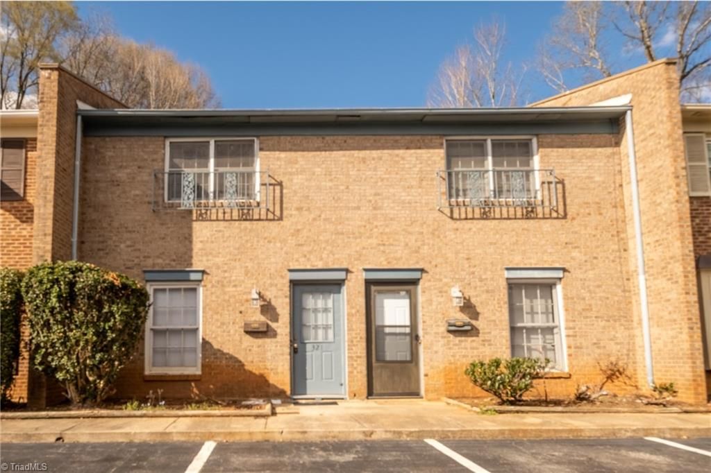 Photo of 321 Vineyard Park Court, Winston-Salem, NC 27104 (MLS # 1212444)