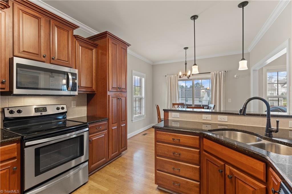 Winston-Salem, North Carolina 27127, United States, 3 Bedrooms Bedrooms, ,3 BathroomsBathrooms,Residential,Active,202876