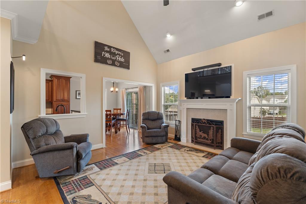 Winston-Salem, North Carolina 27127, United States, 3 Bedrooms Bedrooms, ,3 BathroomsBathrooms,Residential,Active,202876