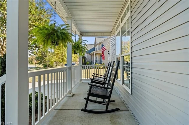 4901 Bisbee Drive, photo 4 of 41