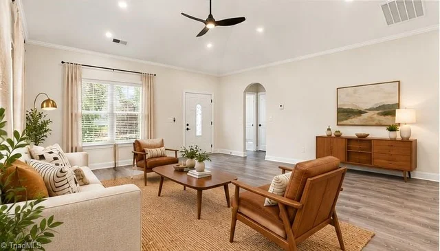 1505 East Avenue, photo 3 of 36