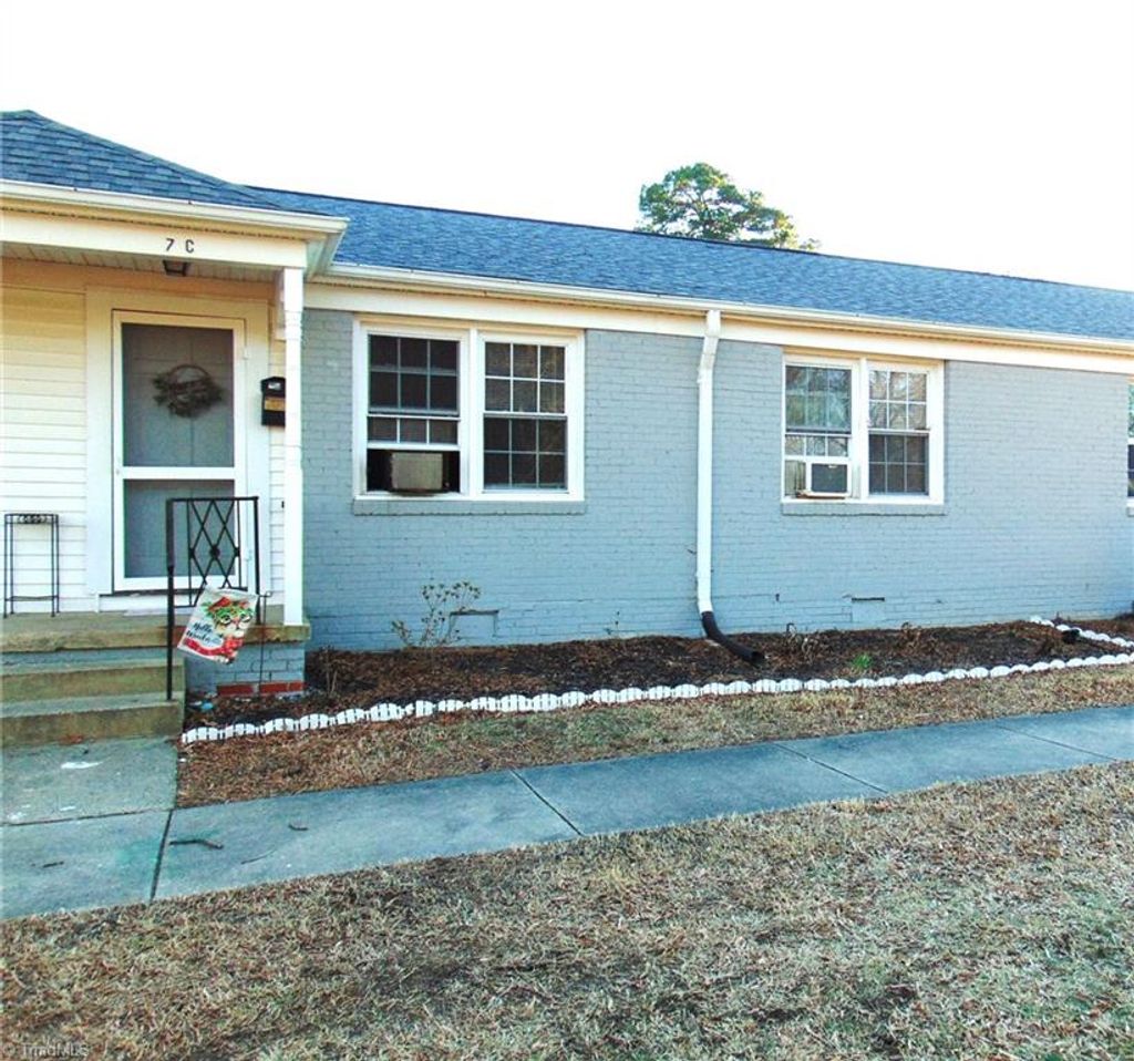 Photo of 1400 Roslyn Drive #7C, Burlington, NC 27215 (MLS # 1207507)