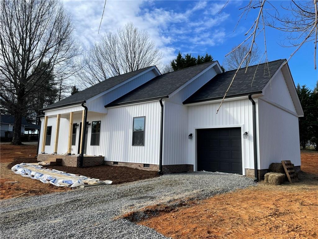 142 Old Highway 21, State Road, North Carolina image 4