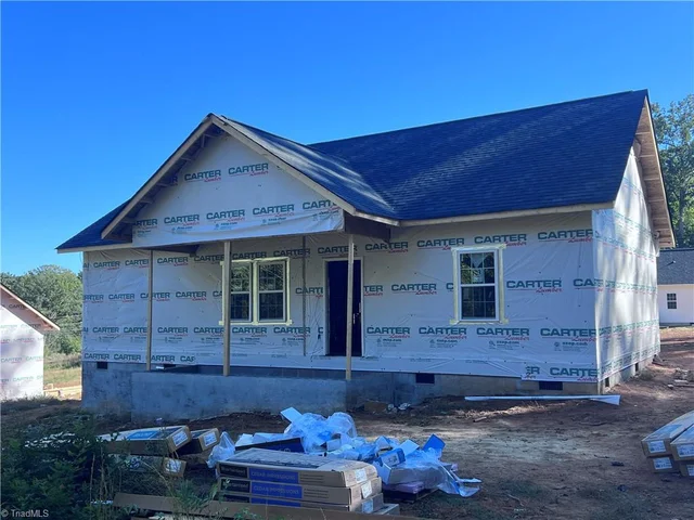 378 Avenue J, photo 3 of 3