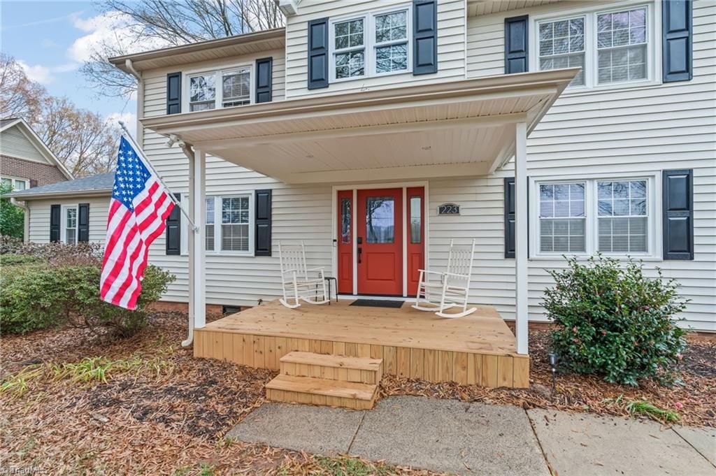 Photo of 223 Ivy Circle, Advance, NC 27006 (MLS # 1211732)