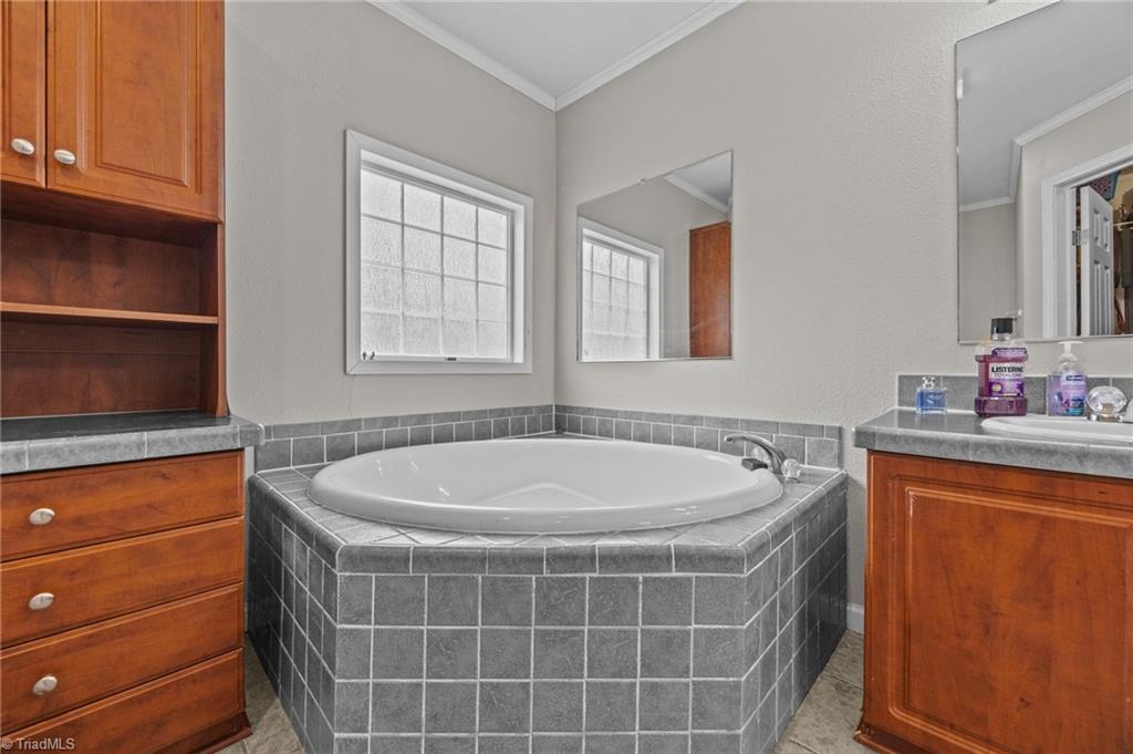 9027 Cook Farm Road, Belews Creek, North Carolina image 19