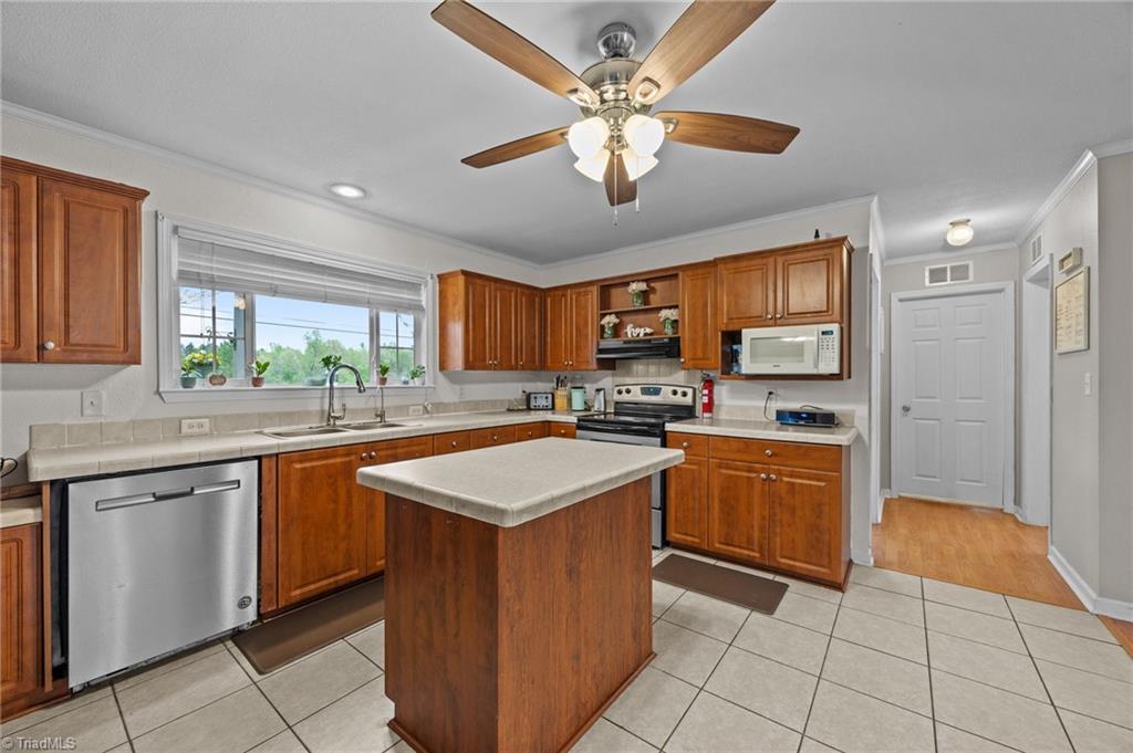 9027 Cook Farm Road, Belews Creek, North Carolina image 7
