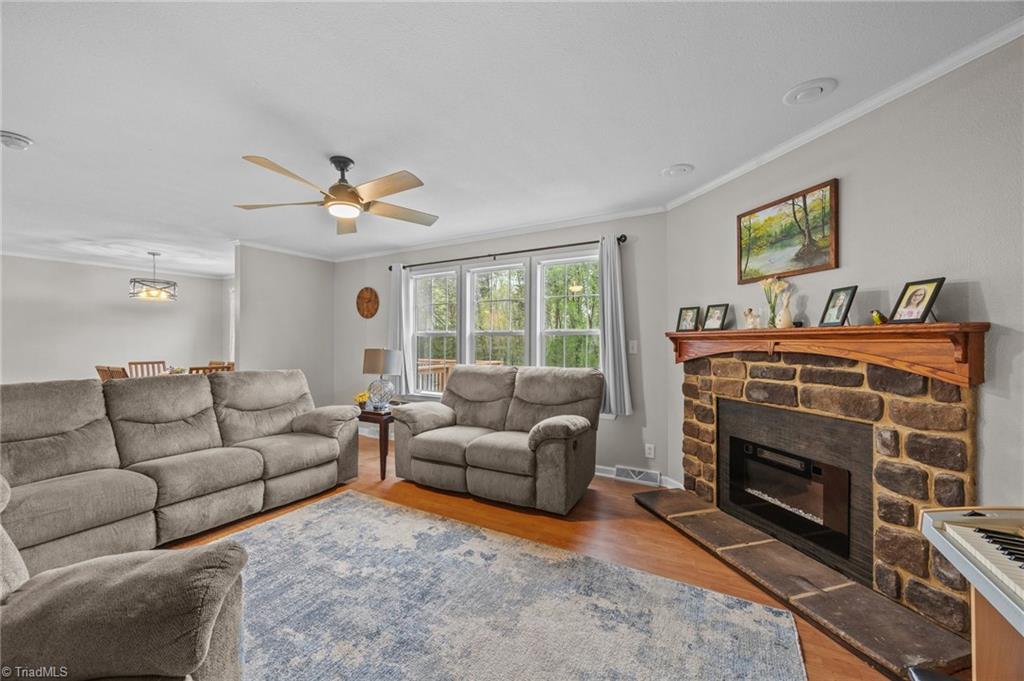 9027 Cook Farm Road, Belews Creek, North Carolina image 11