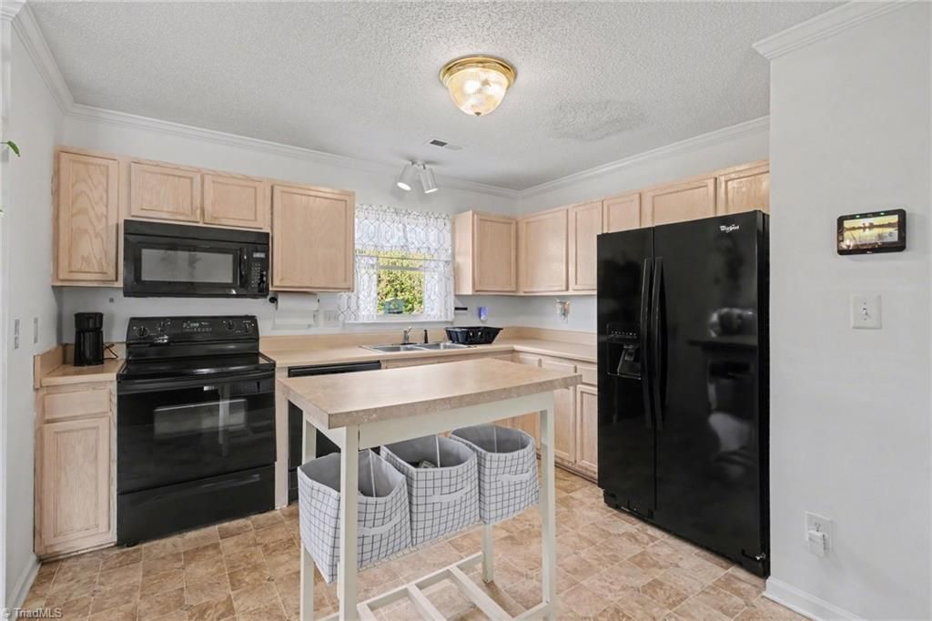 Photo of 3904 Riverdale Drive, Greensboro, NC 27406 (MLS # 1210250)