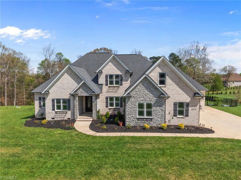 Homes For Sale - 5513 Palermo Trail<br/> Oak Ridge, NC 27310