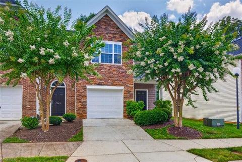 Townhouse For Sale - 2279 Hartfield Circle<br/> Winston-Salem, NC 27103