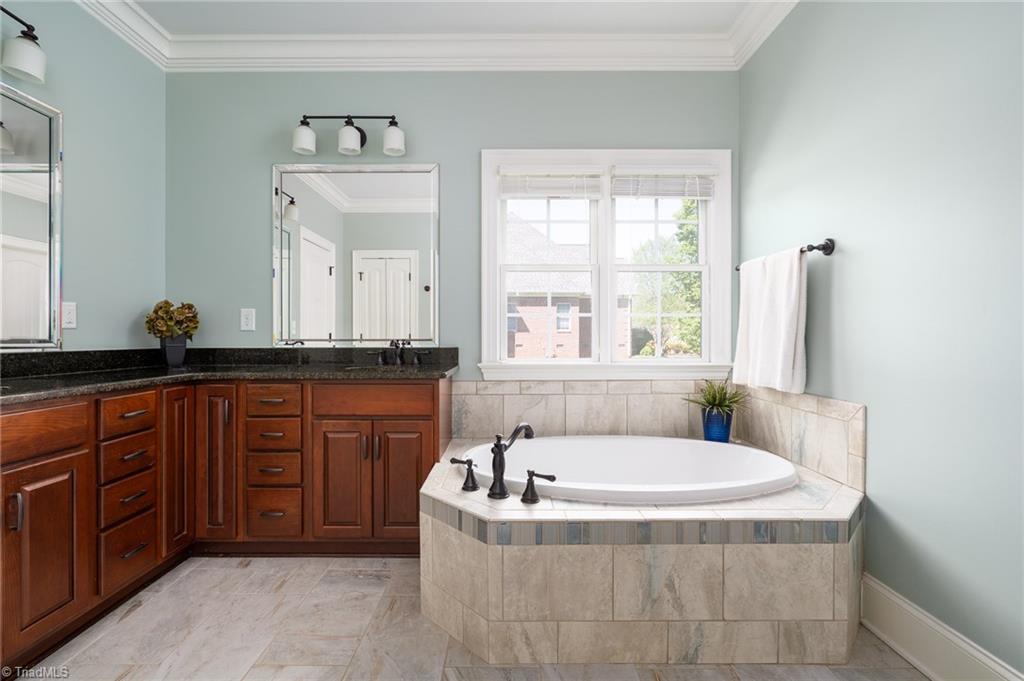 7021 Carriage Cove Drive, Oak Ridge, North Carolina image 19