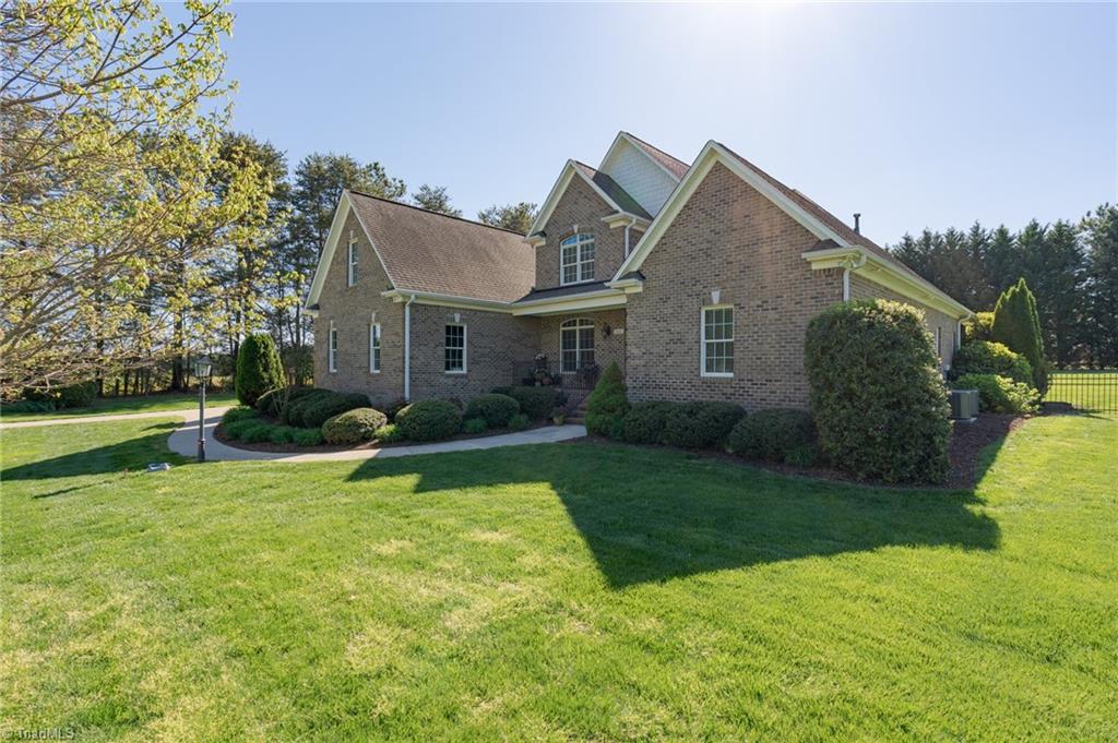 7021 Carriage Cove Drive, Oak Ridge, North Carolina image 2