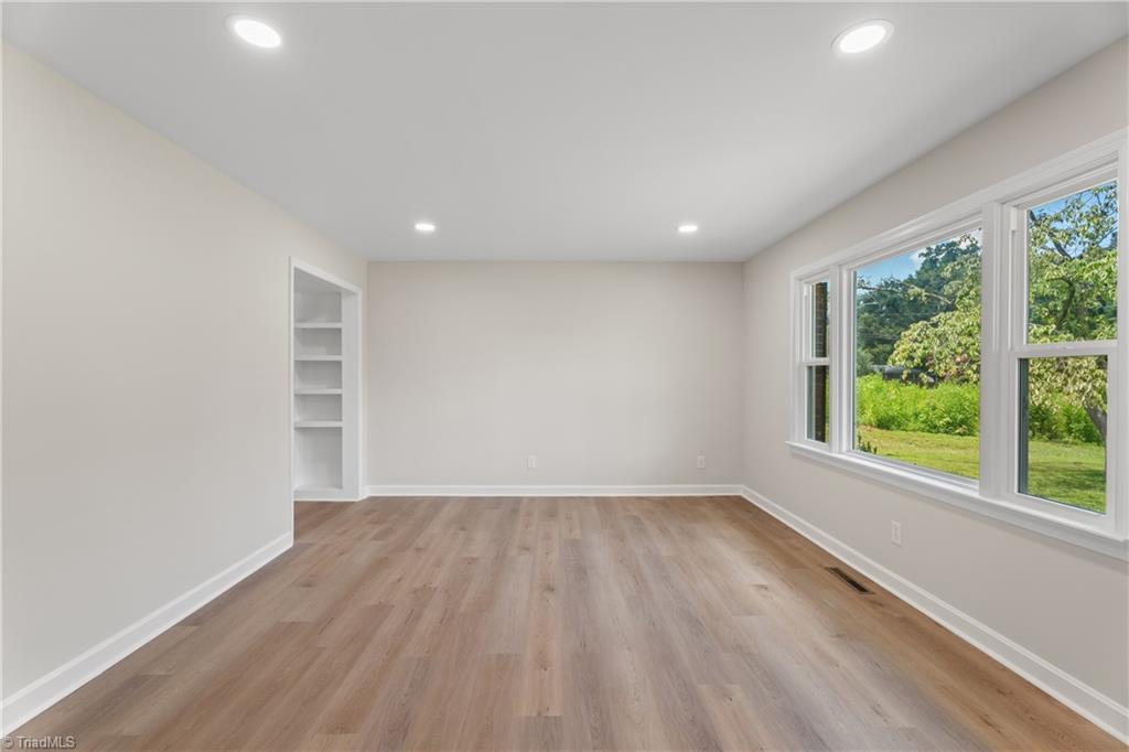 Pfafftown, North Carolina 27040, United States, 3 Bedrooms Bedrooms, ,2 BathroomsBathrooms,Residential,Active,179223