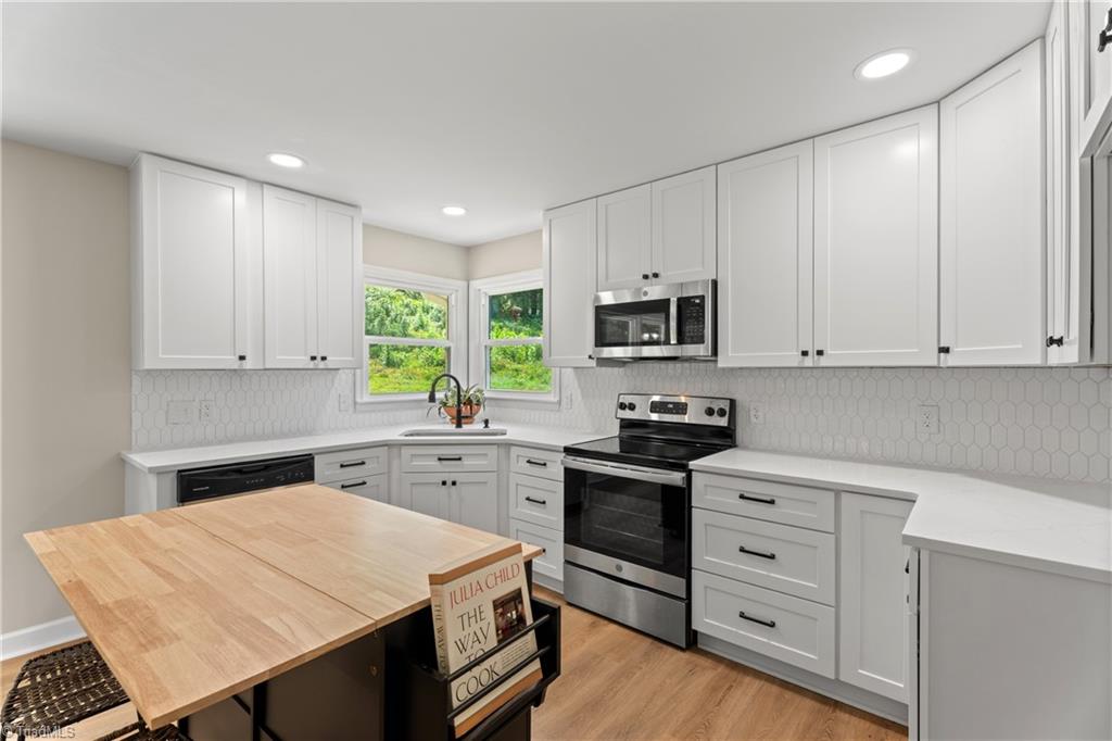 Pfafftown, North Carolina 27040, United States, 3 Bedrooms Bedrooms, ,2 BathroomsBathrooms,Residential,Active,179223