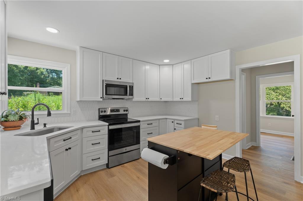 Pfafftown, North Carolina 27040, United States, 3 Bedrooms Bedrooms, ,2 BathroomsBathrooms,Residential,Active,179223