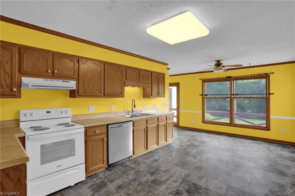 1323 Lancelot Lane, Graham, North Carolina image 7