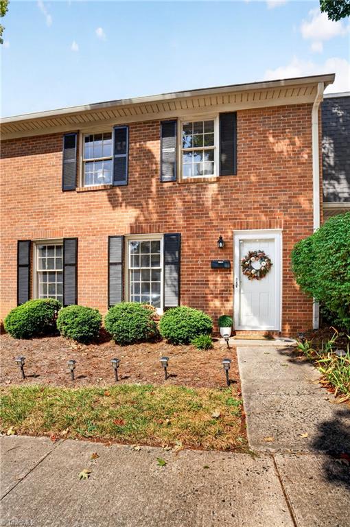 Photo of 4080 Huntingreen Lane #B, Winston-Salem, NC 27106 (MLS # 1236315)